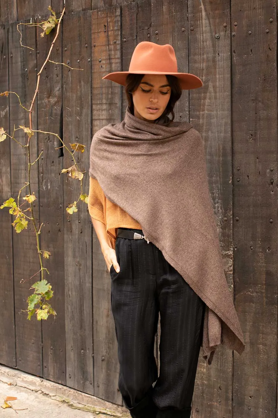 KNIT CASHMERE SHAWL BROWN