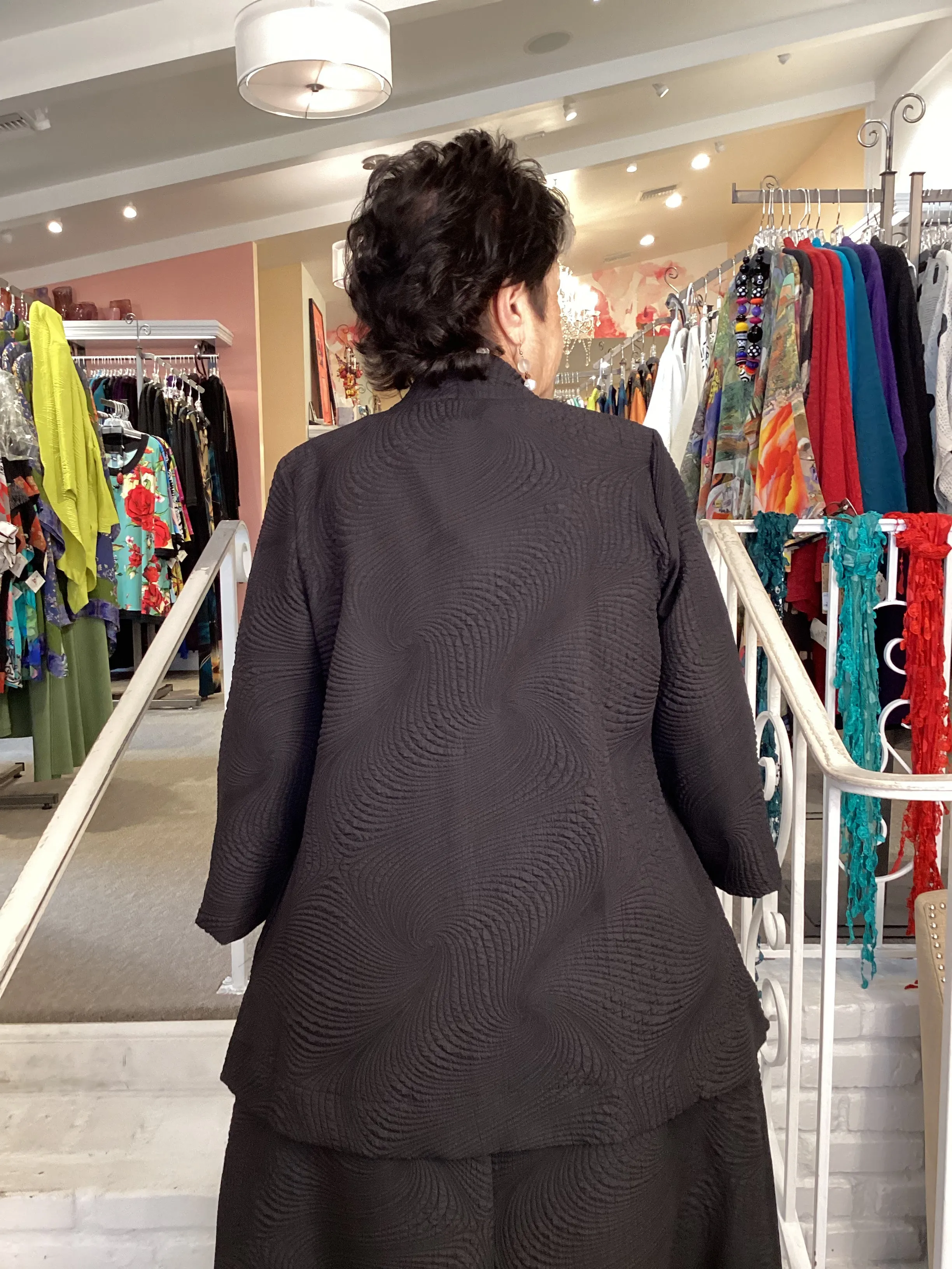 LONG SWIRL JACKET - BLACK