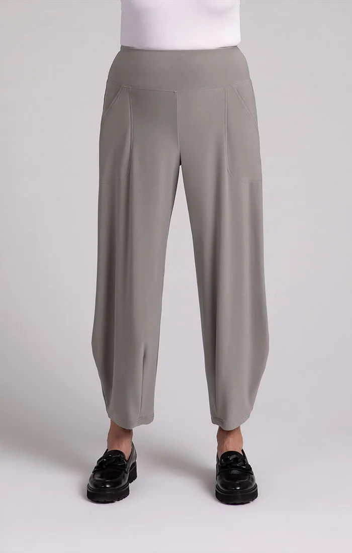 Narrow Lantern Pants