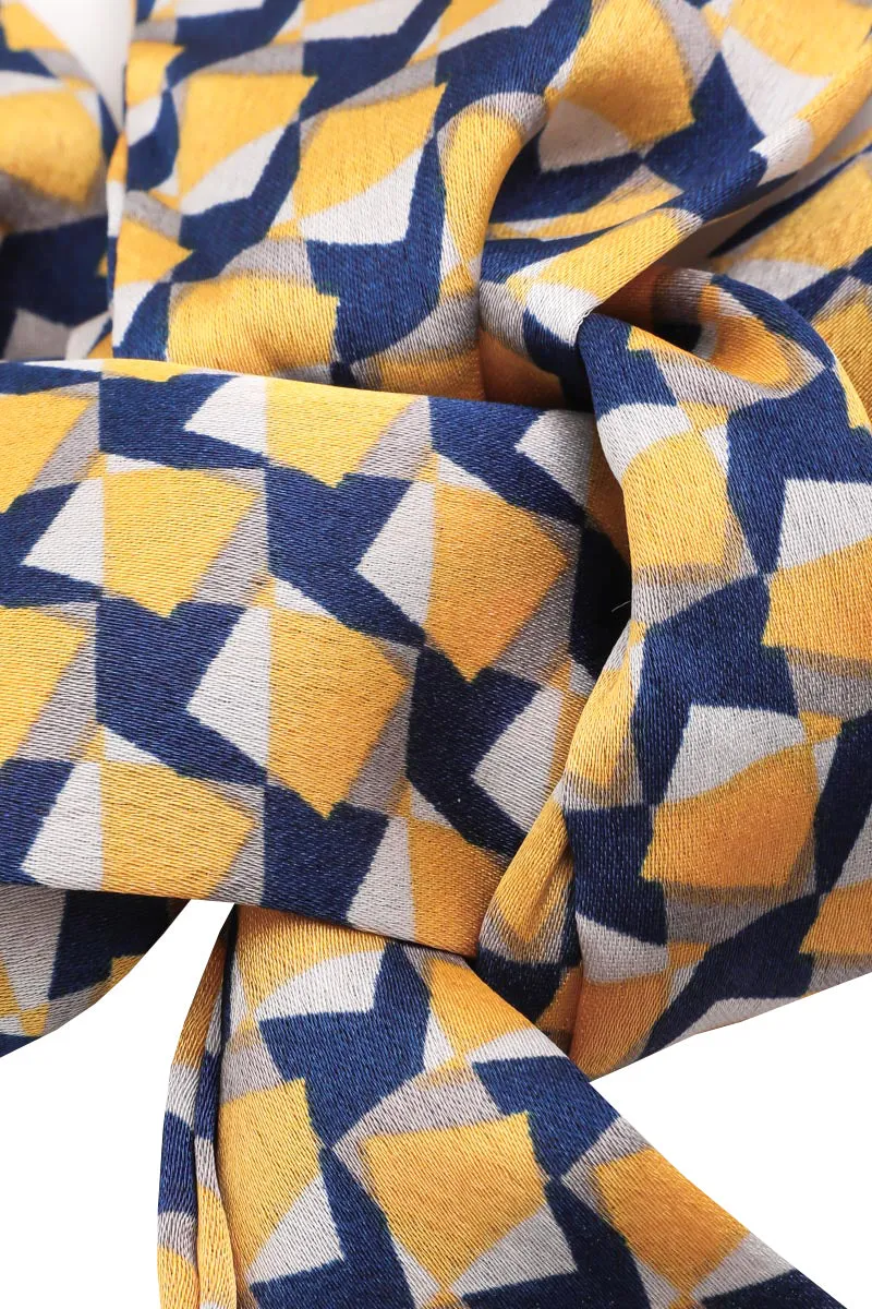 Thin Geo Pattern Scarf