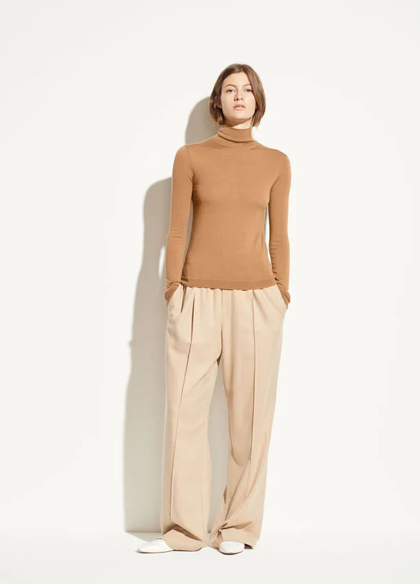 VINCE - Shrunken Turtleneck in Honeysuckle