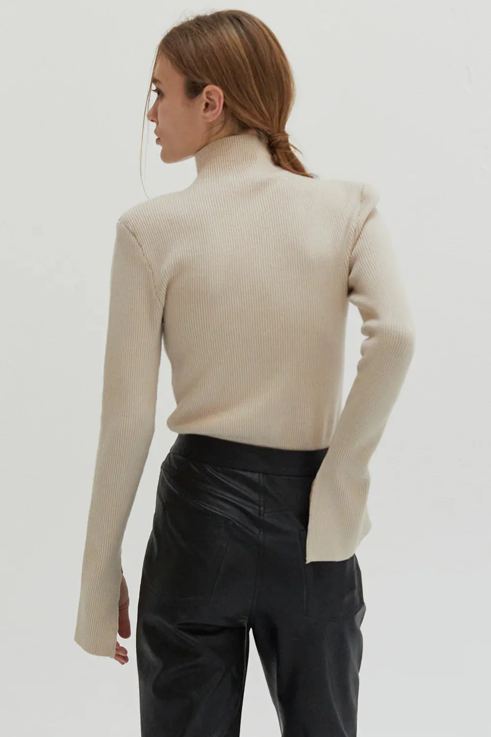 WRIST DETAIL TURTLENECK